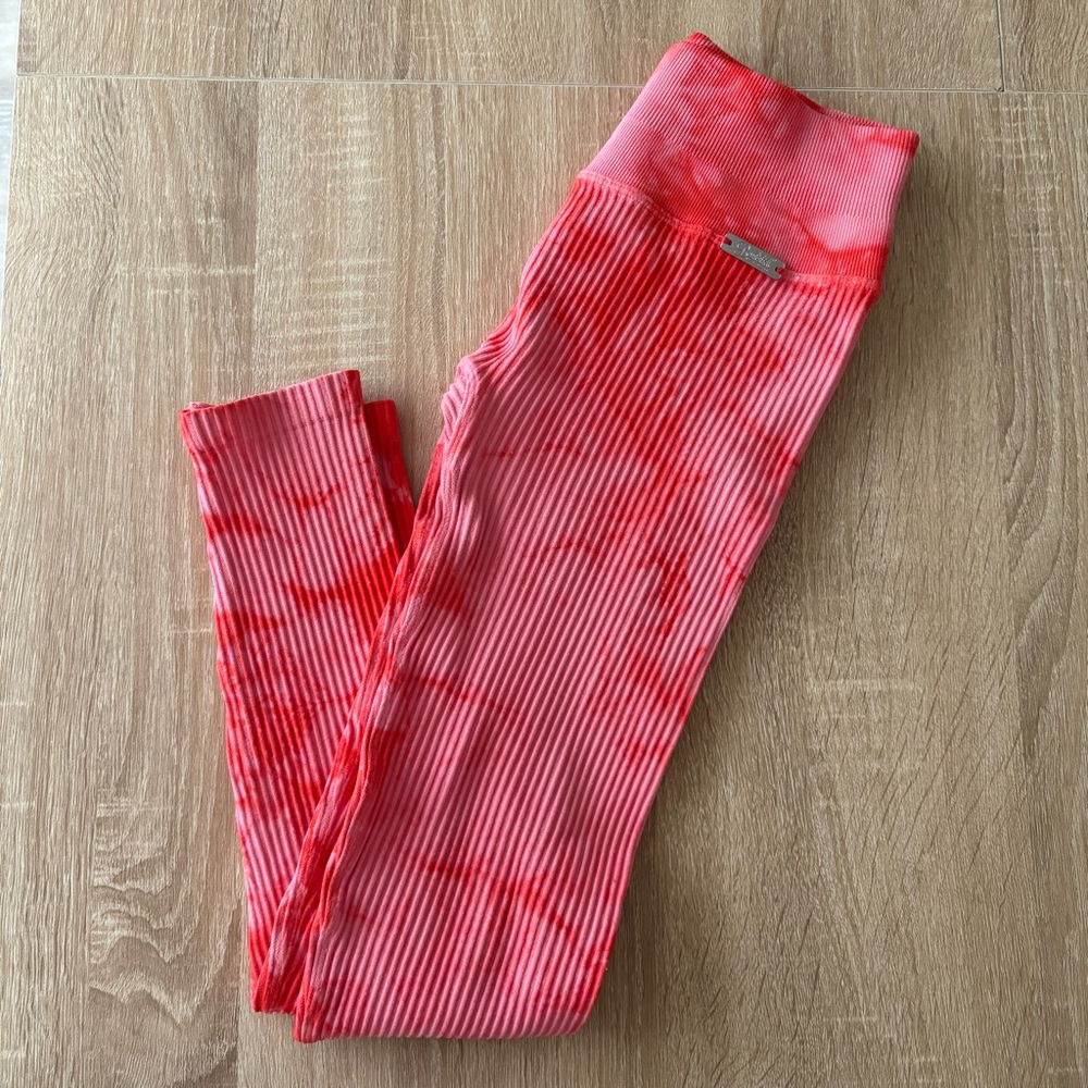 Bombshell Sportswear Hawaiian Punch Ribbed Leggings - Picture 3 of 8